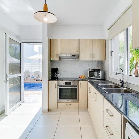 Nissini By Ezoria Villa Ayia Napa