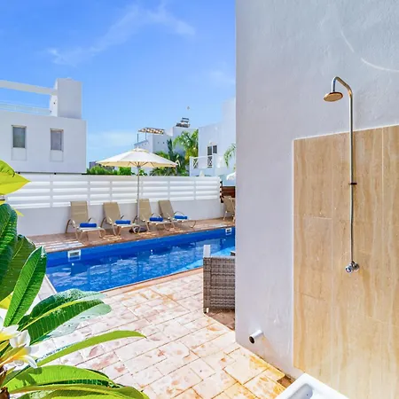 Villa Nissini By Ezoria Ayia Napa