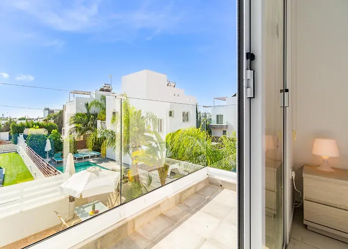 Nissini By Ezoria Villa Ayía Nápa