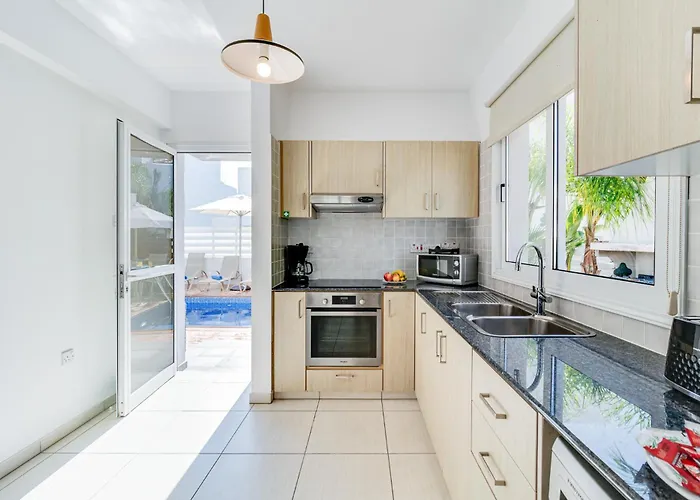 Nissini By Ezoria Villa Ayía Nápa