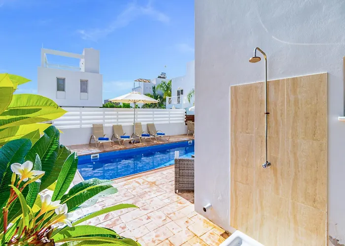 Villa Nissini By Ezoria Ayía Nápa